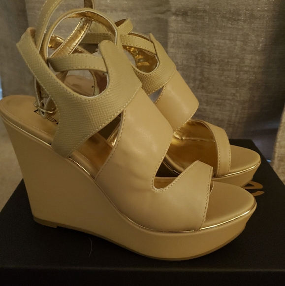 bebe Shoes - 🎁. NWB. BEBE wedge sandle size 8